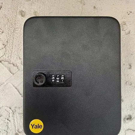 Spacious With Wifi And Parking Διαμέρισμα